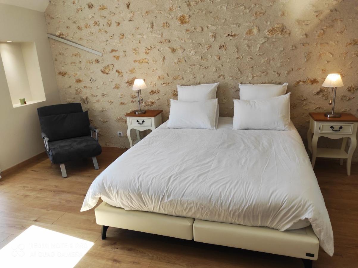 Chambre D'Hotes Le Domaine Des Hirondelles Champcenest Εξωτερικό φωτογραφία
