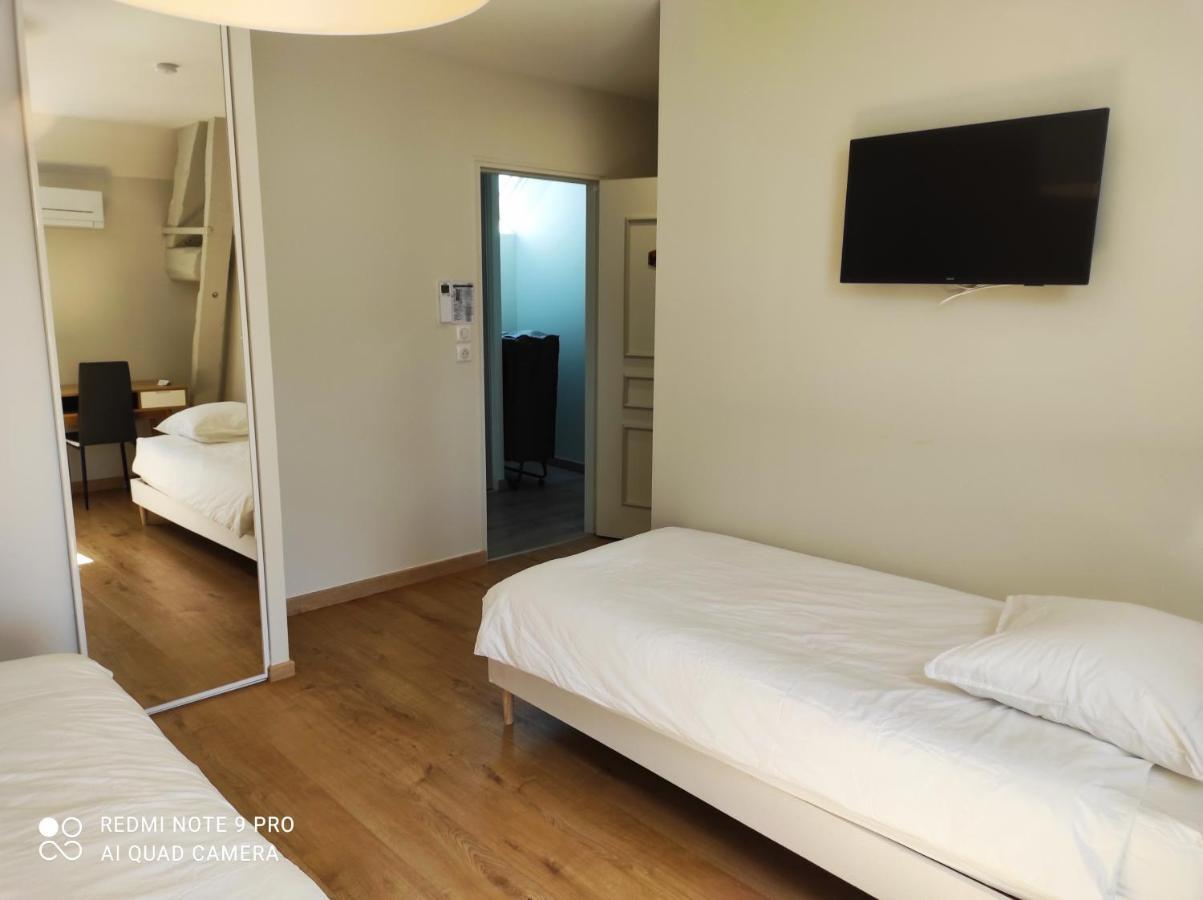 Chambre D'Hotes Le Domaine Des Hirondelles Champcenest Εξωτερικό φωτογραφία