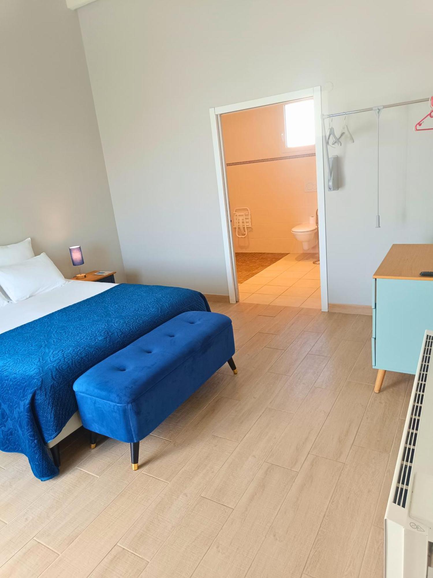 Chambre D'Hotes Le Domaine Des Hirondelles Champcenest Εξωτερικό φωτογραφία