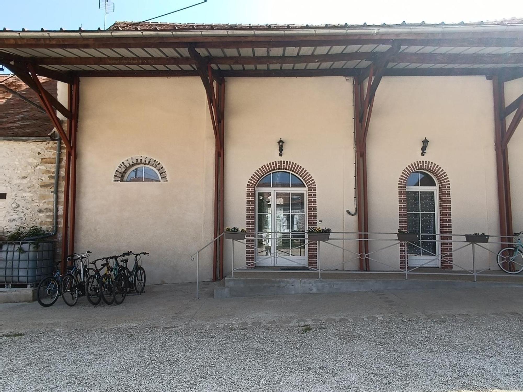 Chambre D'Hotes Le Domaine Des Hirondelles Champcenest Εξωτερικό φωτογραφία