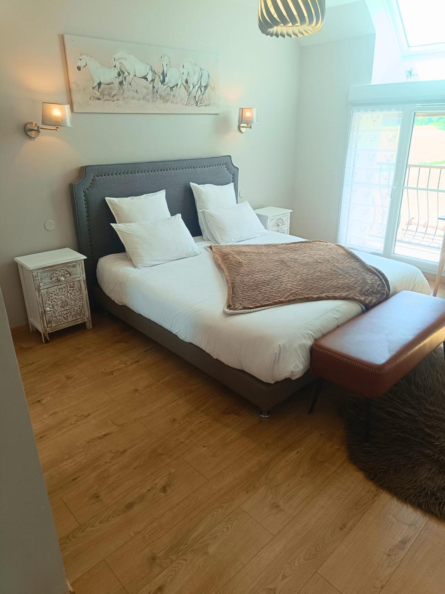 Chambre D'Hotes Le Domaine Des Hirondelles Champcenest Εξωτερικό φωτογραφία