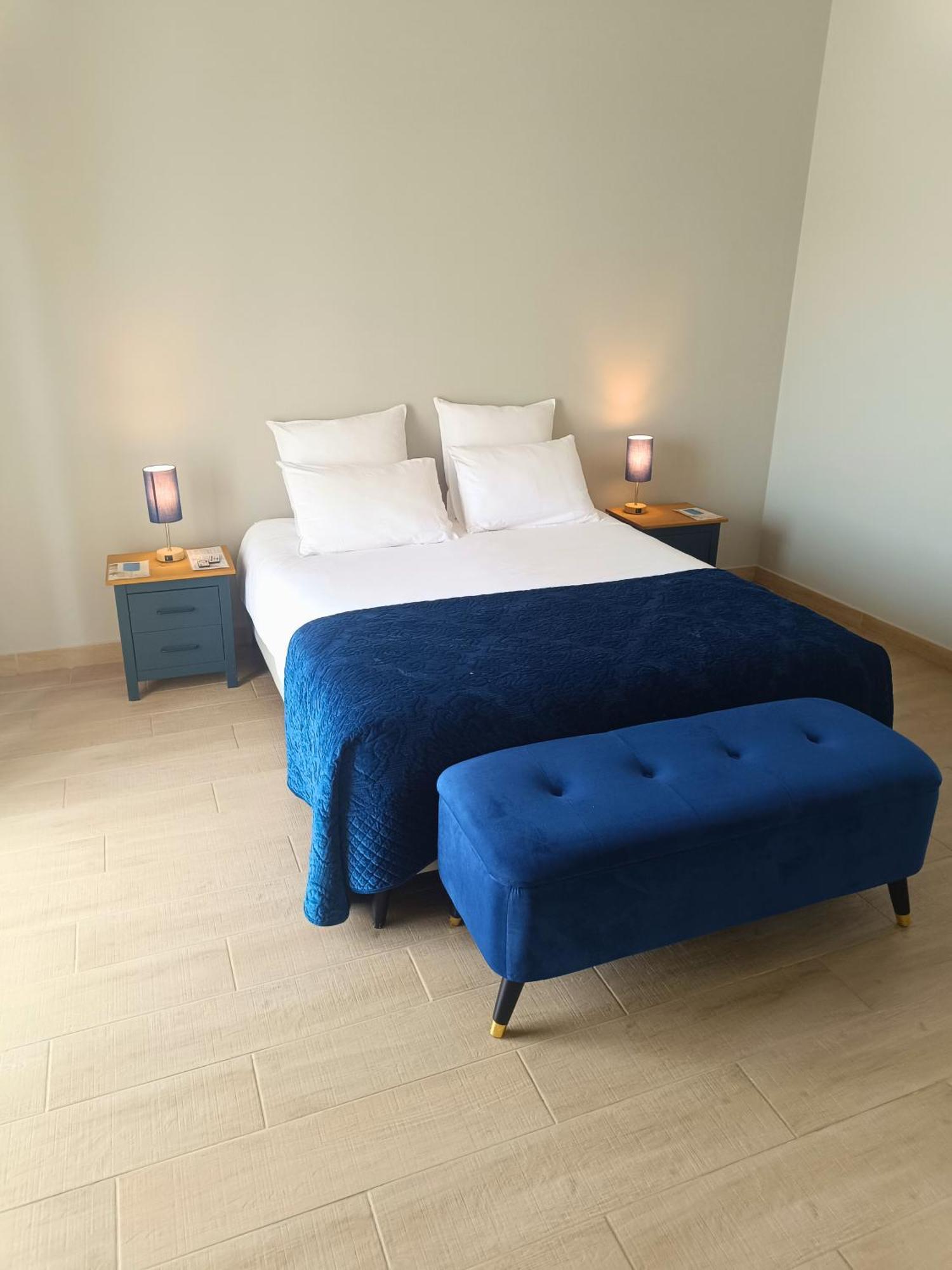 Chambre D'Hotes Le Domaine Des Hirondelles Champcenest Εξωτερικό φωτογραφία