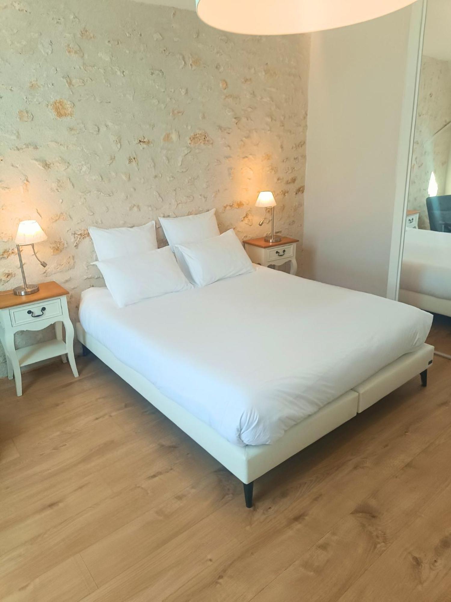 Chambre D'Hotes Le Domaine Des Hirondelles Champcenest Εξωτερικό φωτογραφία